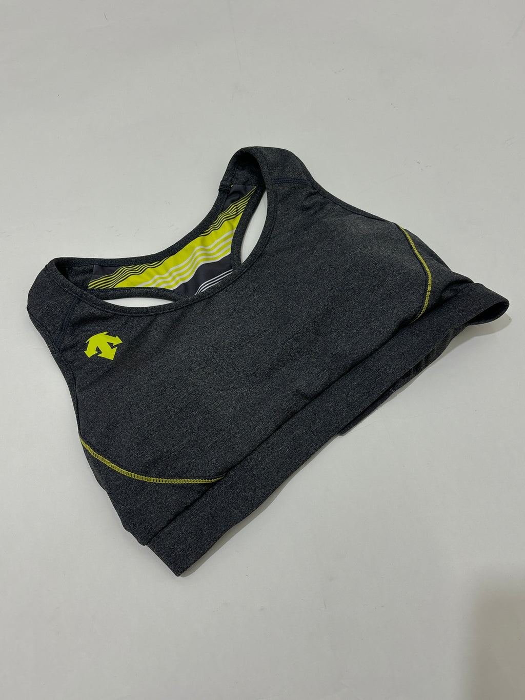 Descente Sports bra