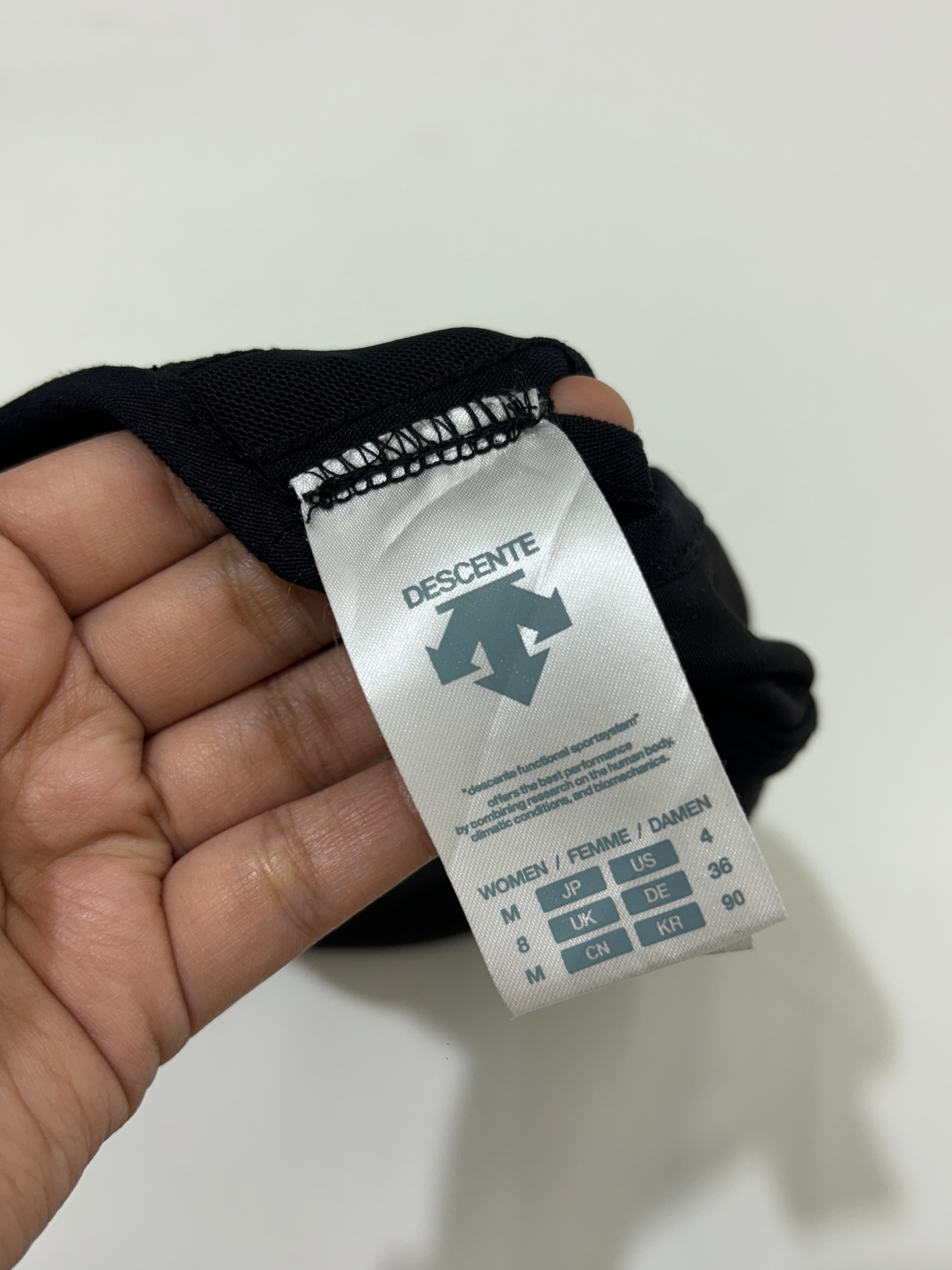 Descente Sport bra