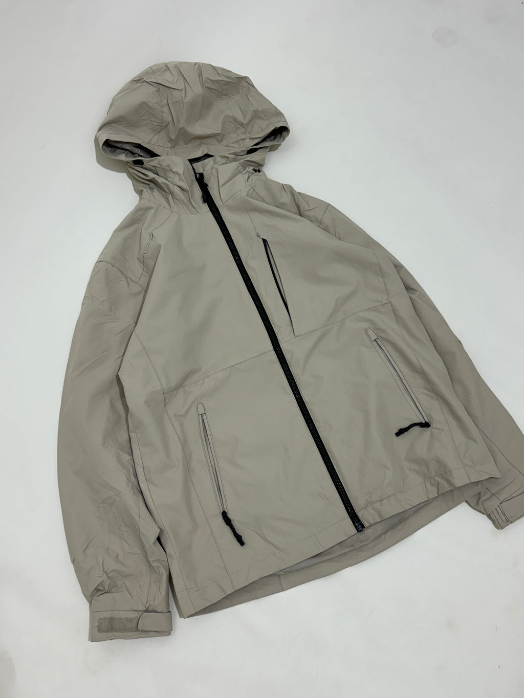 lightweight hooded jacket