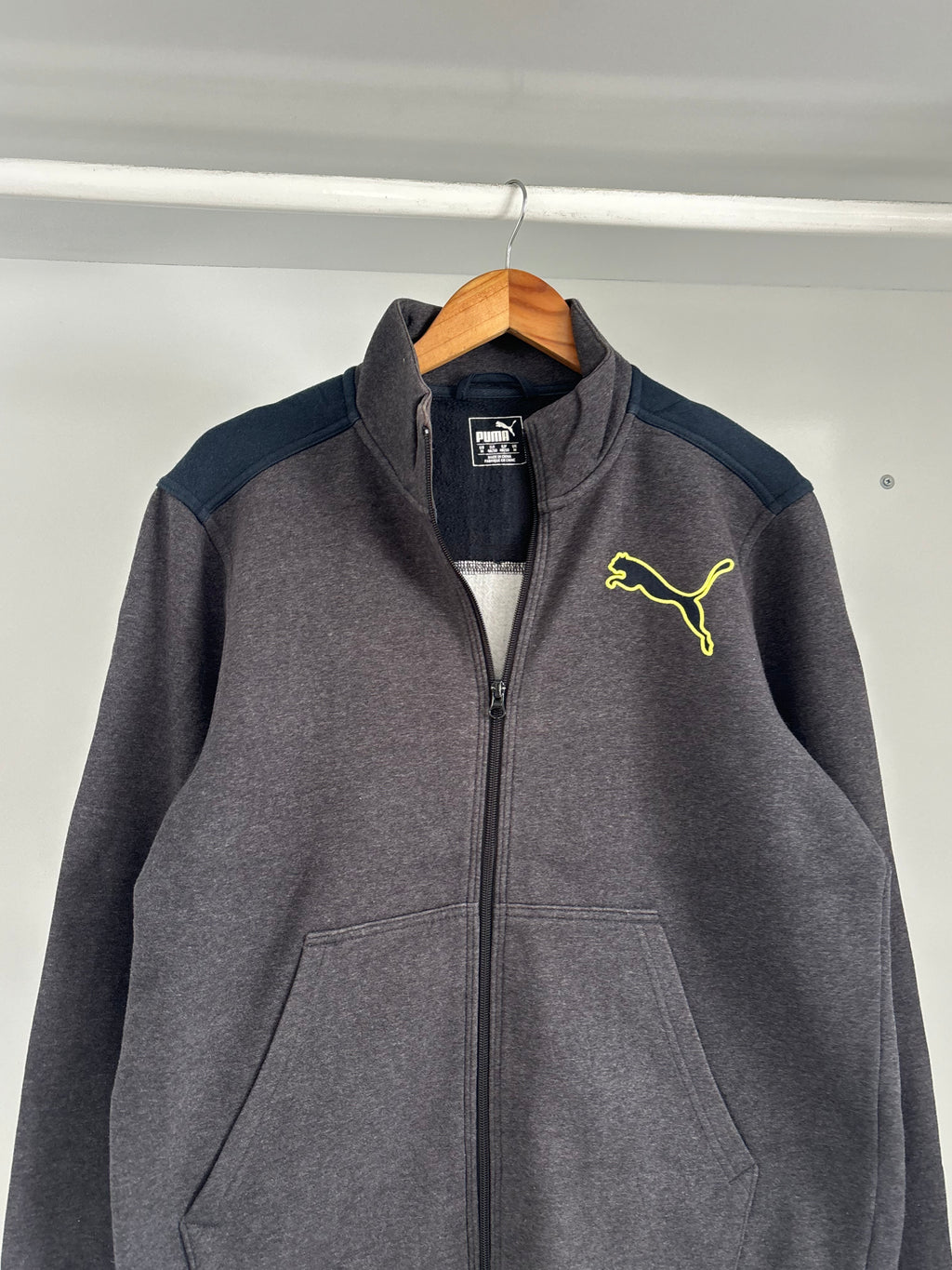 Puma zipper