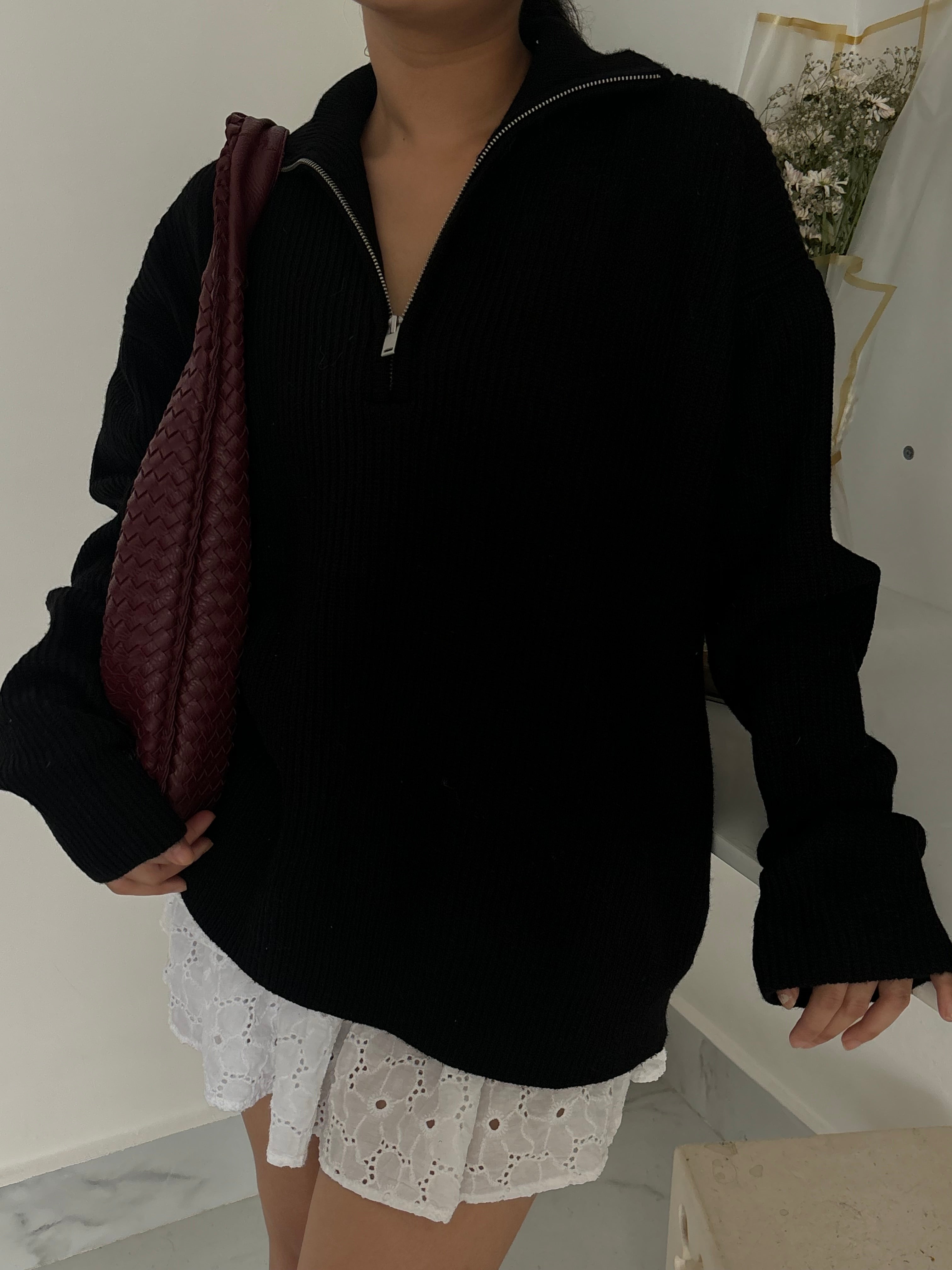 Half zipper sweater.