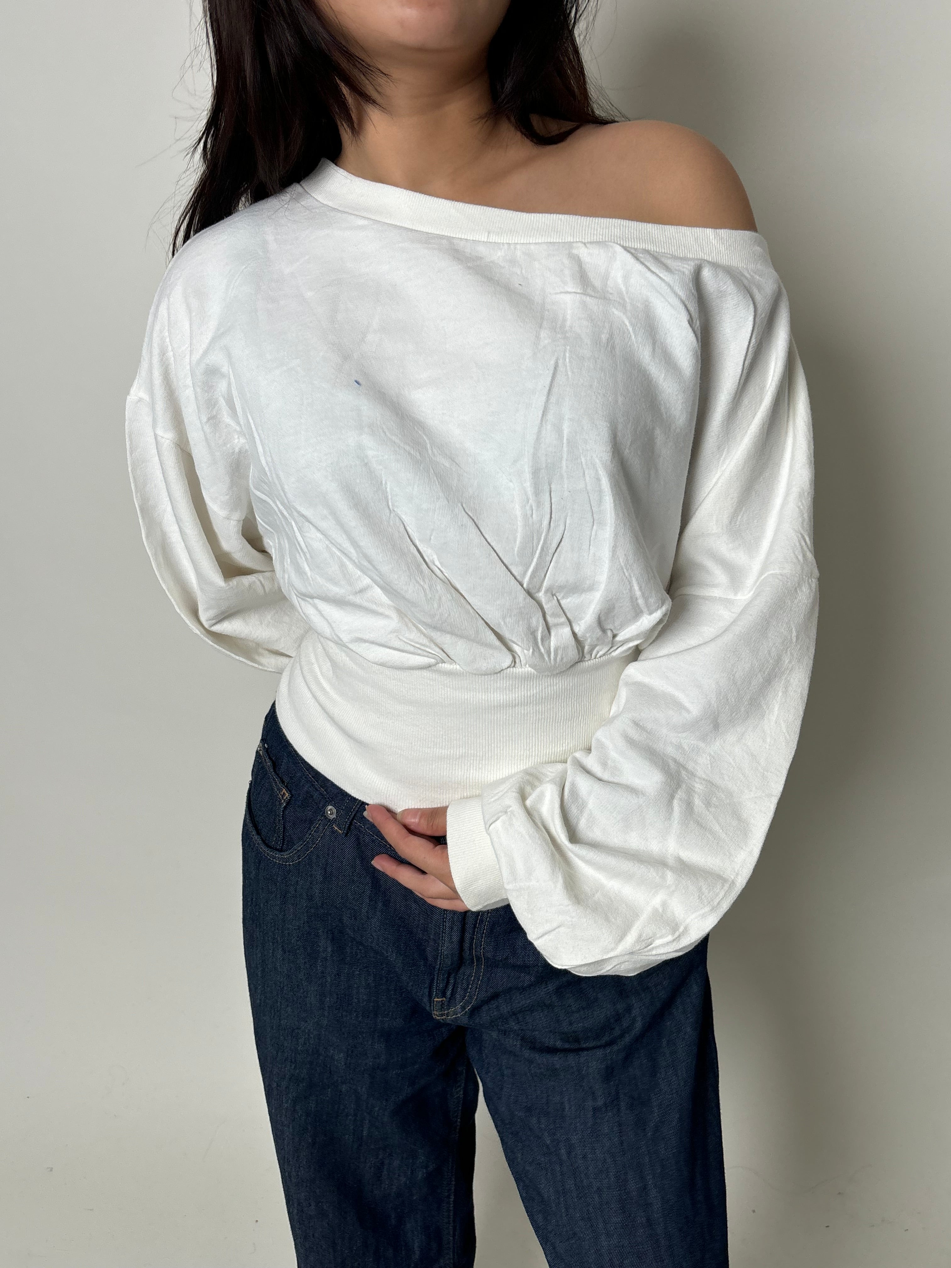 One shoulder sweatshirt