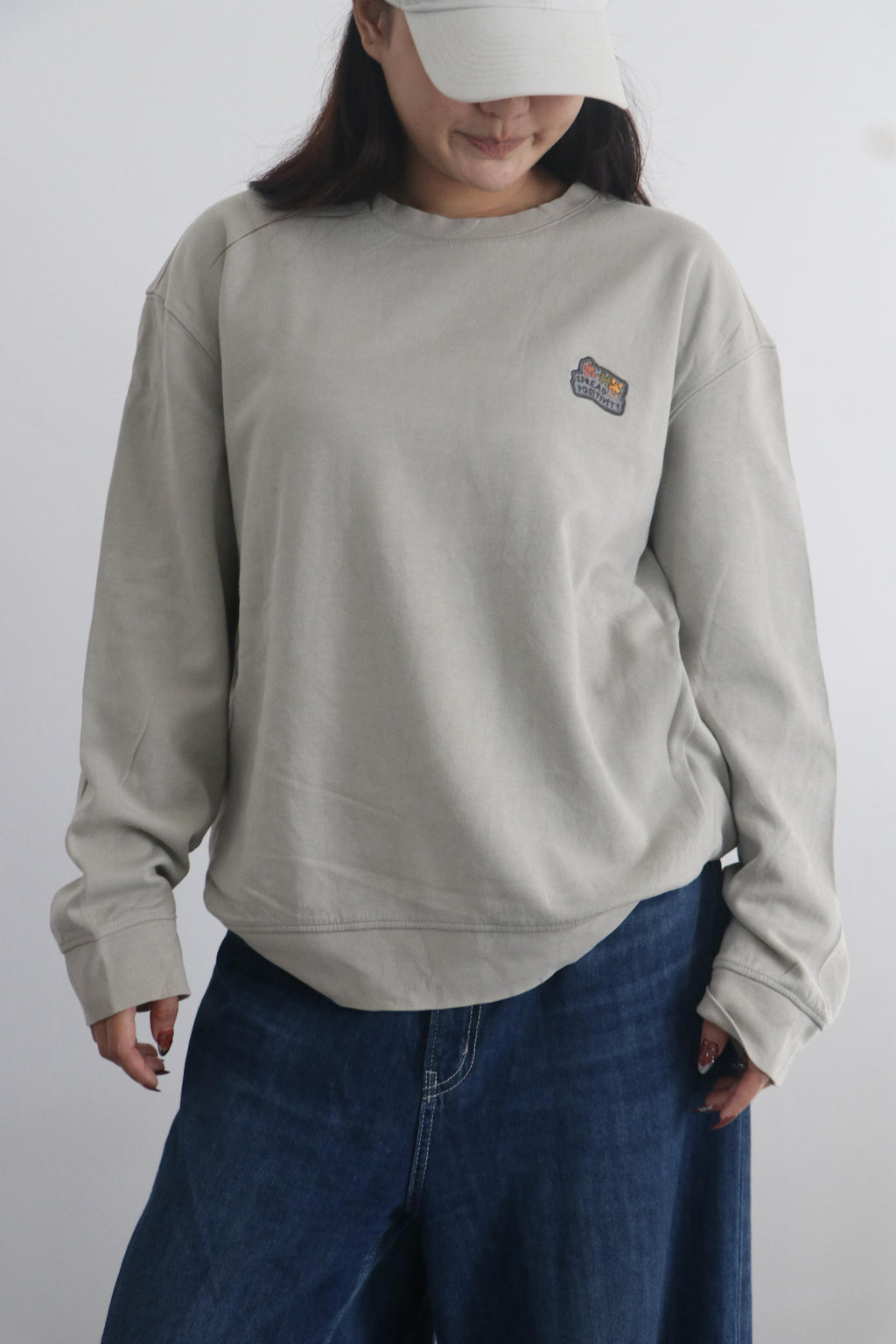 Sweatshirt